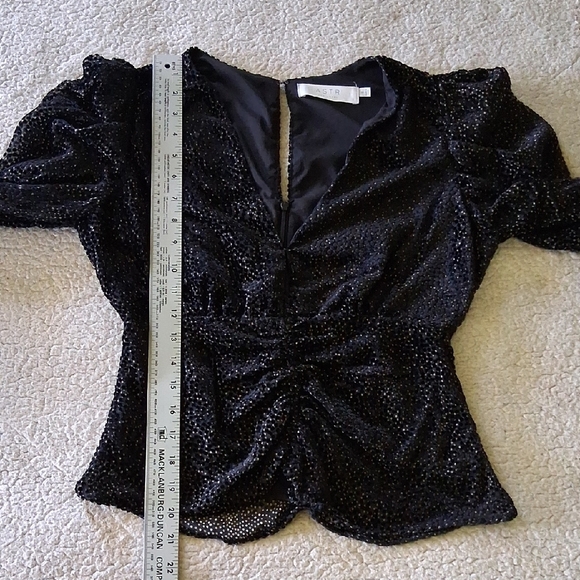 Astr Black Textured Puff Sleeve Blouse - Picture 8 of 9